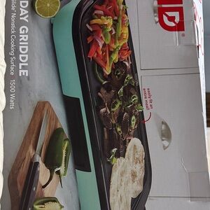 Electric Griddle with Nonstick Surface - Black and Green